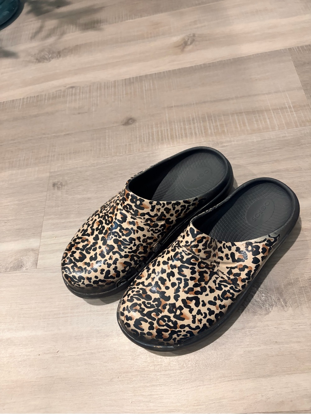 OOFOS Leopard Print Clogs in Black and Tan